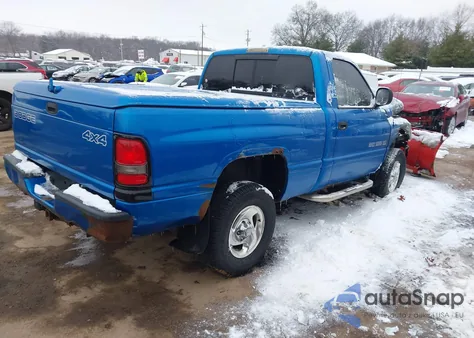 1999 Dodge Ram 1500 St из США, поврежденный, VIN 1B7HF16Y4XS168372